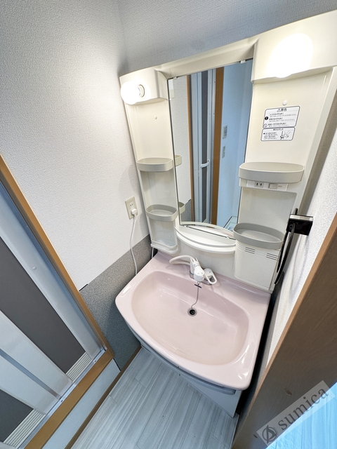 洗面設備　シャンプードレッサー付き・朝シャンもこちらで♪♪