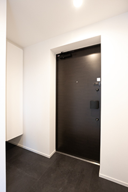 玄関　※写真は同タイプ住戸です。