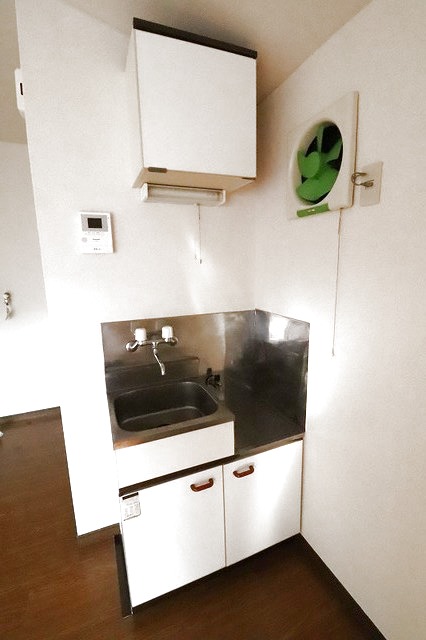 キッチン　コンパクトなキッチンは一口ガスコンロ設置可能です♪