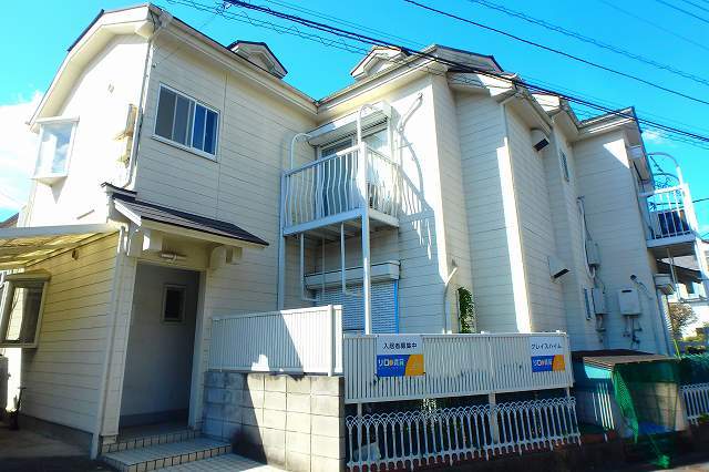 建物外観　コンビニ徒歩３０秒☆閑静な住宅街です☆