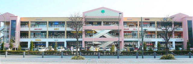 ショッピングセンター　フォレストモール南大沢（ショッピングセンター）まで715m
