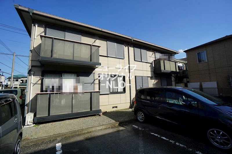 建物外観　閑静な住宅街に佇む、積水ハウスのシャーメゾン。