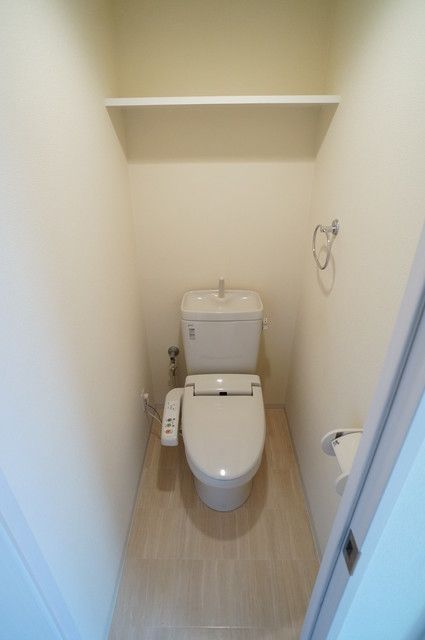 トイレ　他号室。参考写真