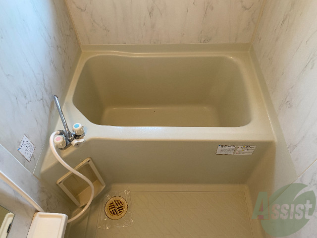 バス・シャワールーム　ゆったりくつろげる広さのあるお風呂となっております