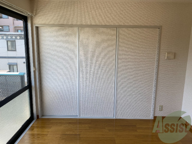 収納　高さ、奥行きともに大き目の収納が備わっておりますね