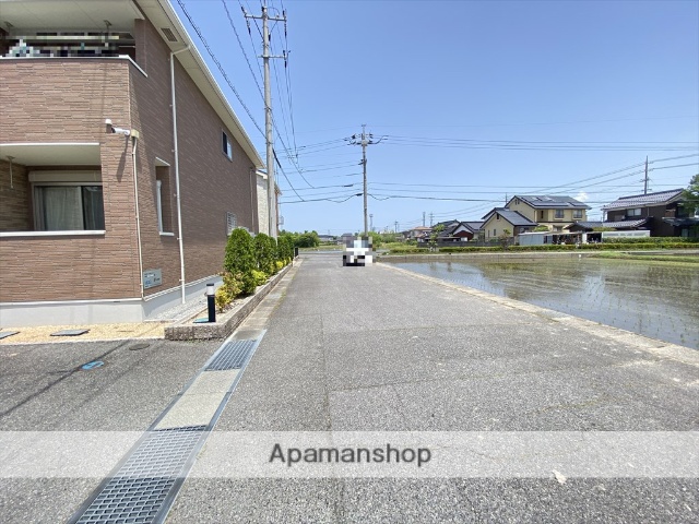 その他　前面道路（その他）まで0m