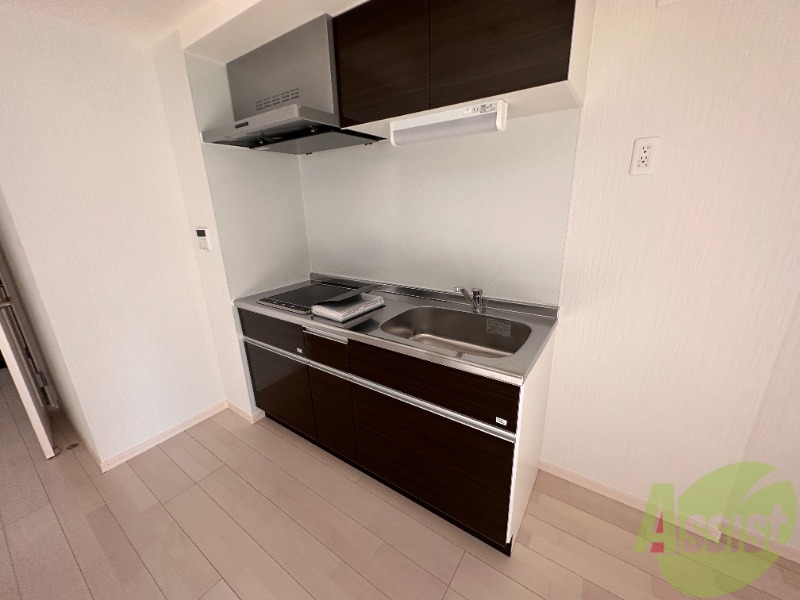 キッチン　キッチンは、システムキッチンですぐに使えますね。