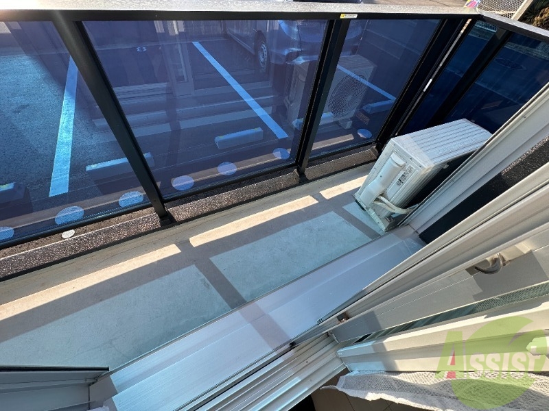 バルコニー　こちらのバルコニーで洗濯物干しもバッチリです。