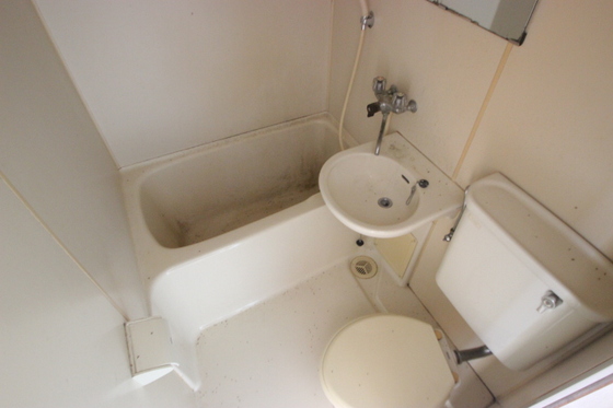 バス・シャワールーム　※別部屋の写真です