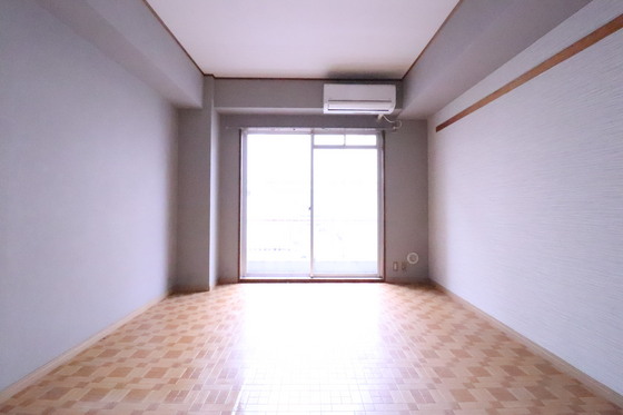 居室・リビング　※別号室の写真となります