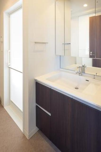 洗面設備　※写真は同タイプ住戸です。