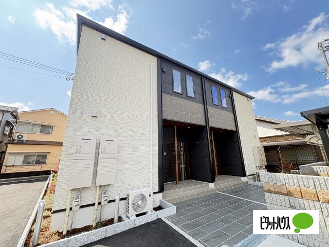 建物外観　建築中