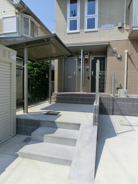 エントランス　玄関へのアプローチ