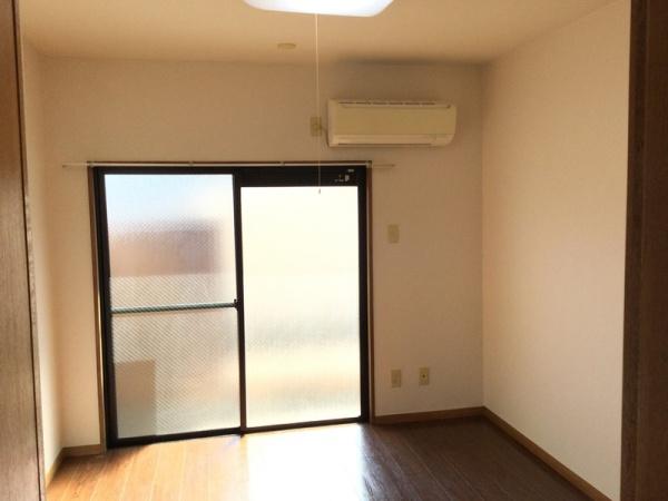 居室・リビング　洋室広々！