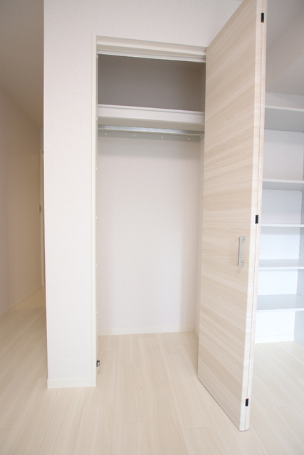 収納　★お洋服をかけて収納できます★