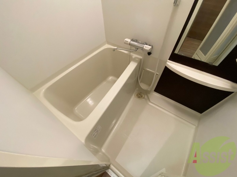 バス・シャワールーム　お風呂になります。一日の疲れを癒してくださいね。