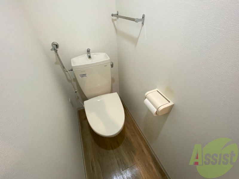 トイレ　ウォシュレット機能がついたトイレ。安心して使用できますね。