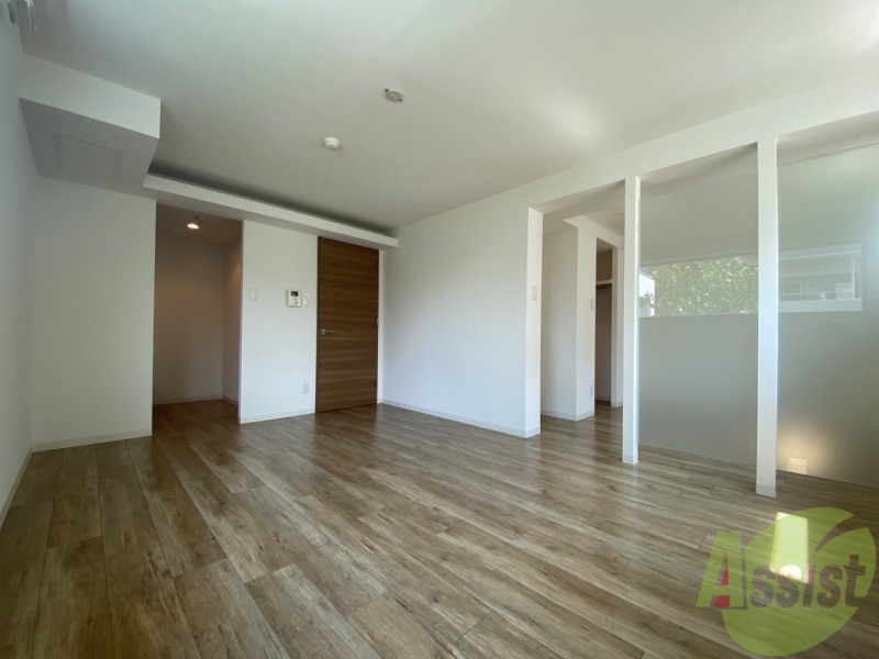 居室・リビング　広くてキレイなお部屋が広がっていて、充実した生活が送れそう。