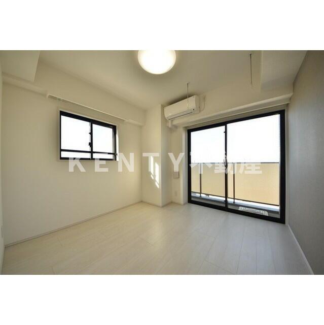 居室・リビング　こちらの居間で趣味の時間をお楽しみください