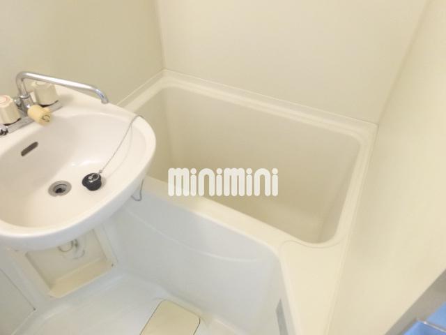 バス・シャワールーム　ゆっくりできるお風呂ですよ