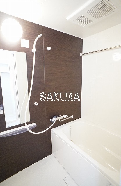 バス・シャワールーム　ご家族や長時間入浴に便利な追い炊き機能付きです♪