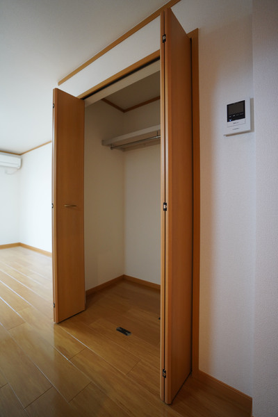 収納　同じ建物の別のお部屋