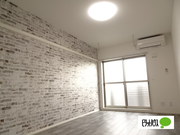 居室・リビング　（別室写真）