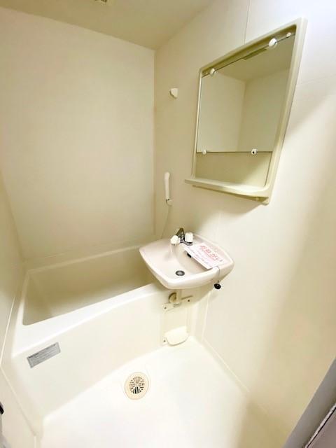 バス・シャワールーム　バスルーム