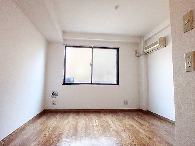 居室・リビング　★日当たり良好　洋室★