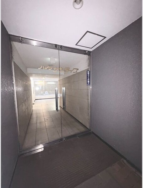 エントランス　外観写真（昼）