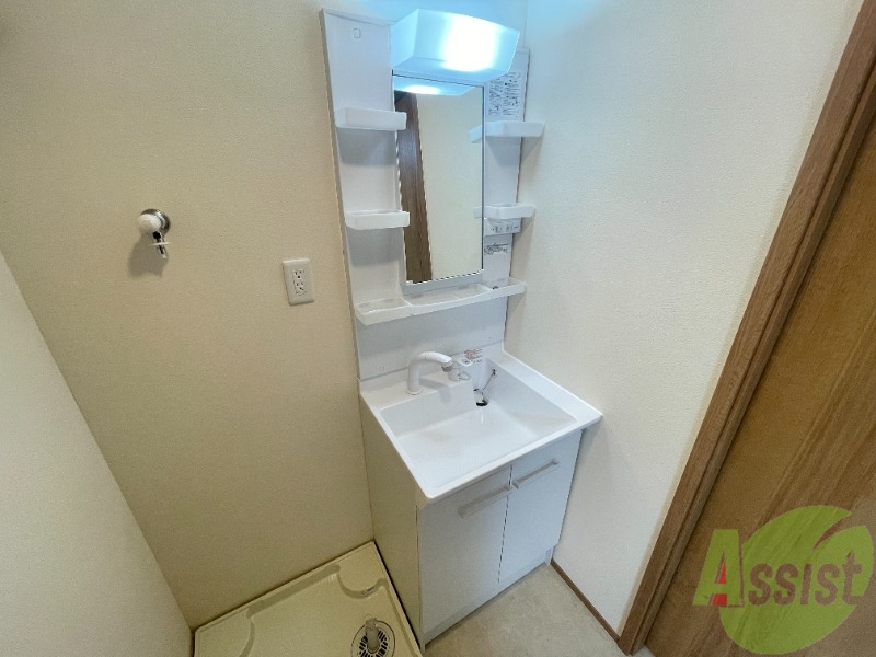 洗面設備　洗面台は独立しております。脱衣所もあり嬉しいですね。