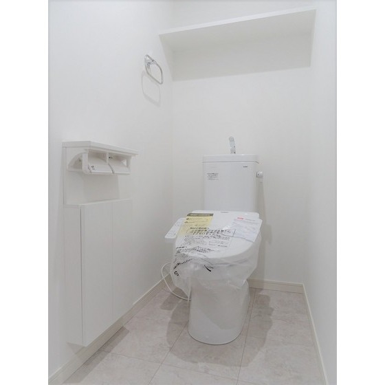 トイレ　ウォシュレット付き