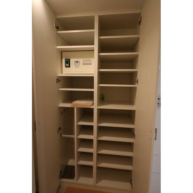 収納　（別タイプ参考写真）ライジングプレイス池袋　豊島区池袋２