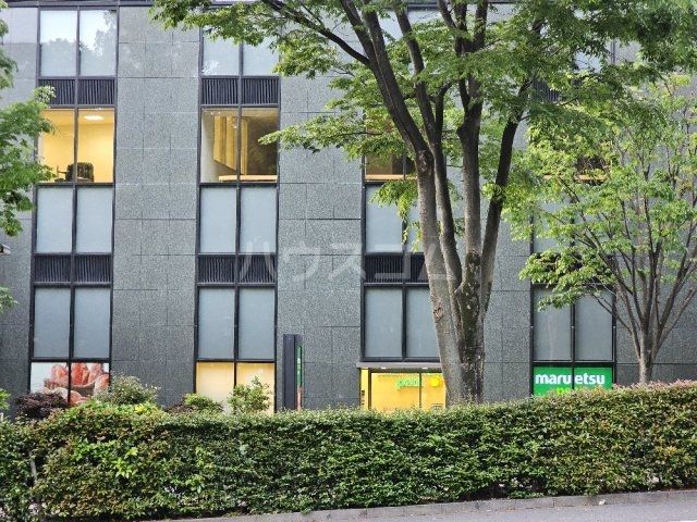 スーパー　マルエツ プチ 西新宿六丁目店（スーパー）まで523m