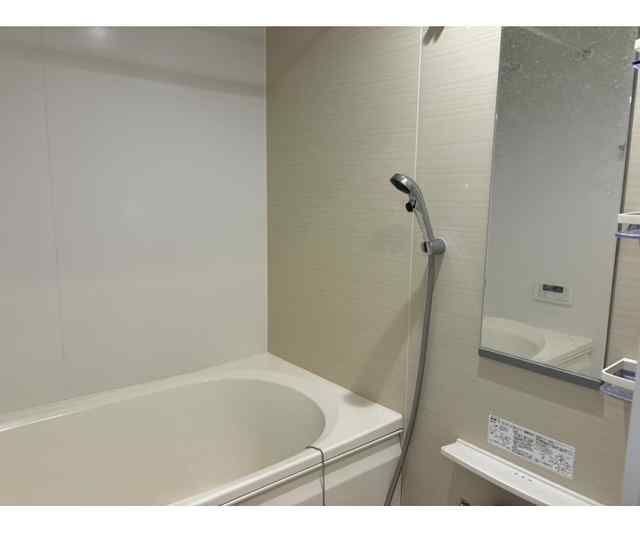 バス・シャワールーム　※他号室写真使用