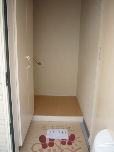 玄関　シューズボックスのある玄関