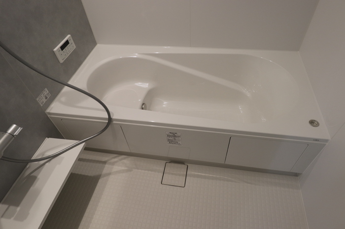 バス・シャワールーム　追い焚き機能付きのお風呂です♪