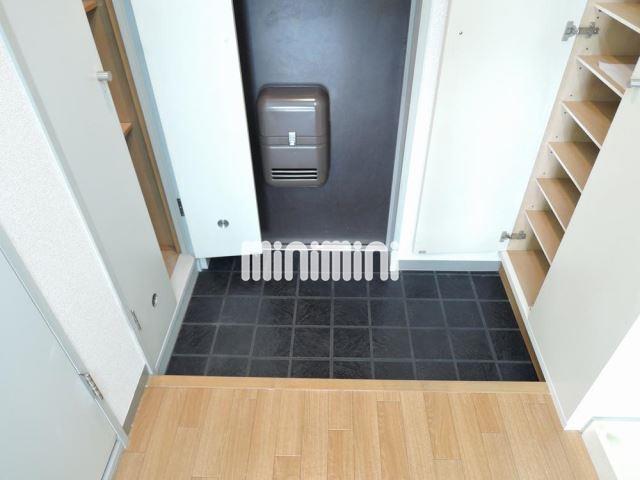 玄関　左右に大容量の下駄箱付きです