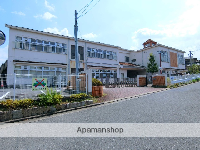 幼稚園・保育園　木津川市立保育園木津川台保育園（幼稚園・保育園）まで671m