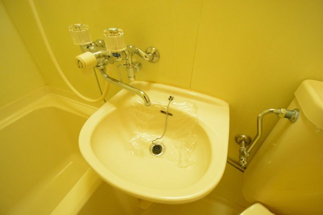 洗面設備　浴室内に洗面台付き！