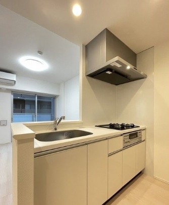 キッチン　コンパクトなキッチンで掃除もラクラク