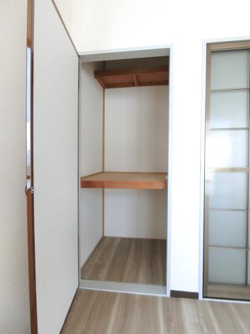収納　押入れ