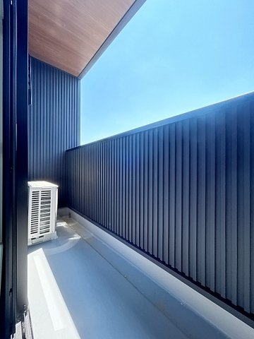 バルコニー　陽当たり良好なバルコニーです