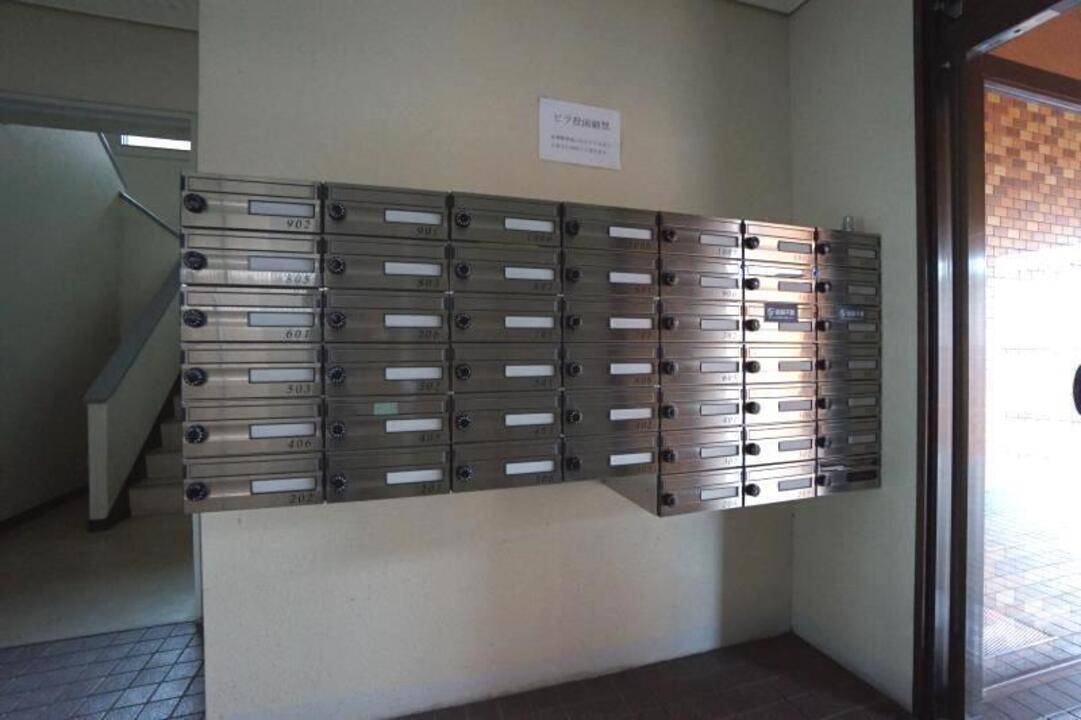 エントランス　メールBOX