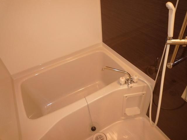 バス・シャワールーム　浴室乾燥機付きバス