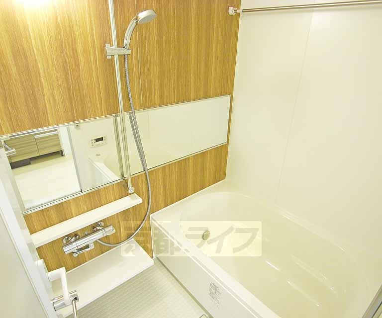 バス・シャワールーム　リラックスできる色使いですね