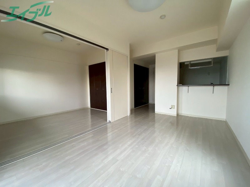 居室・リビング　同型参考写真