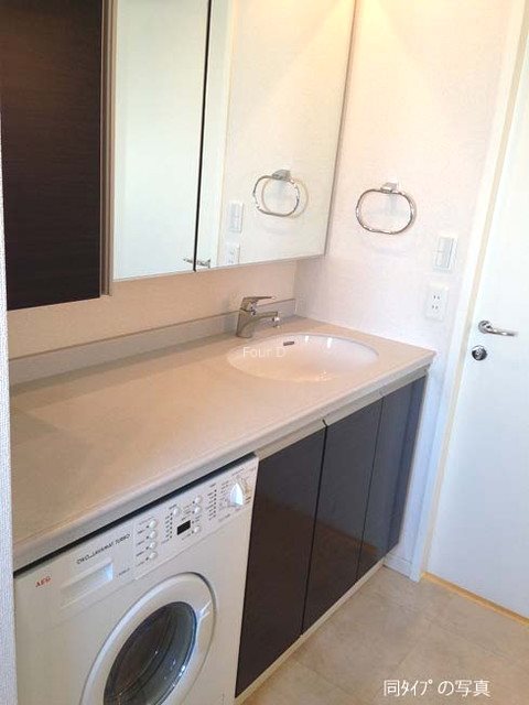 洗面設備　内見予約受付中、お気軽にお問い合わせください。【0037-6