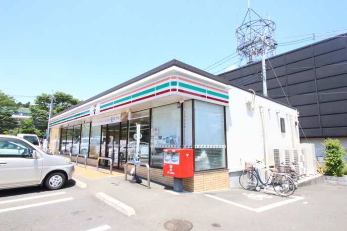 コンビニ　セブン-イレブン 八王子由木中央店（コンビニ）まで152m