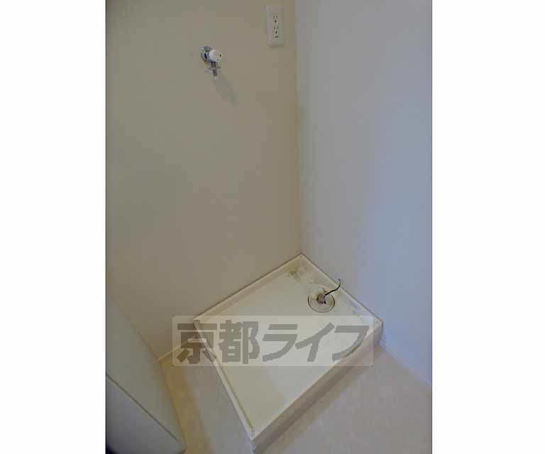 その他設備　洗濯機置き場は脱衣場にあります。